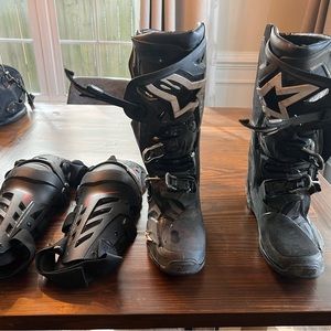 Tech10 Alpinestars and Leatt Shin guards